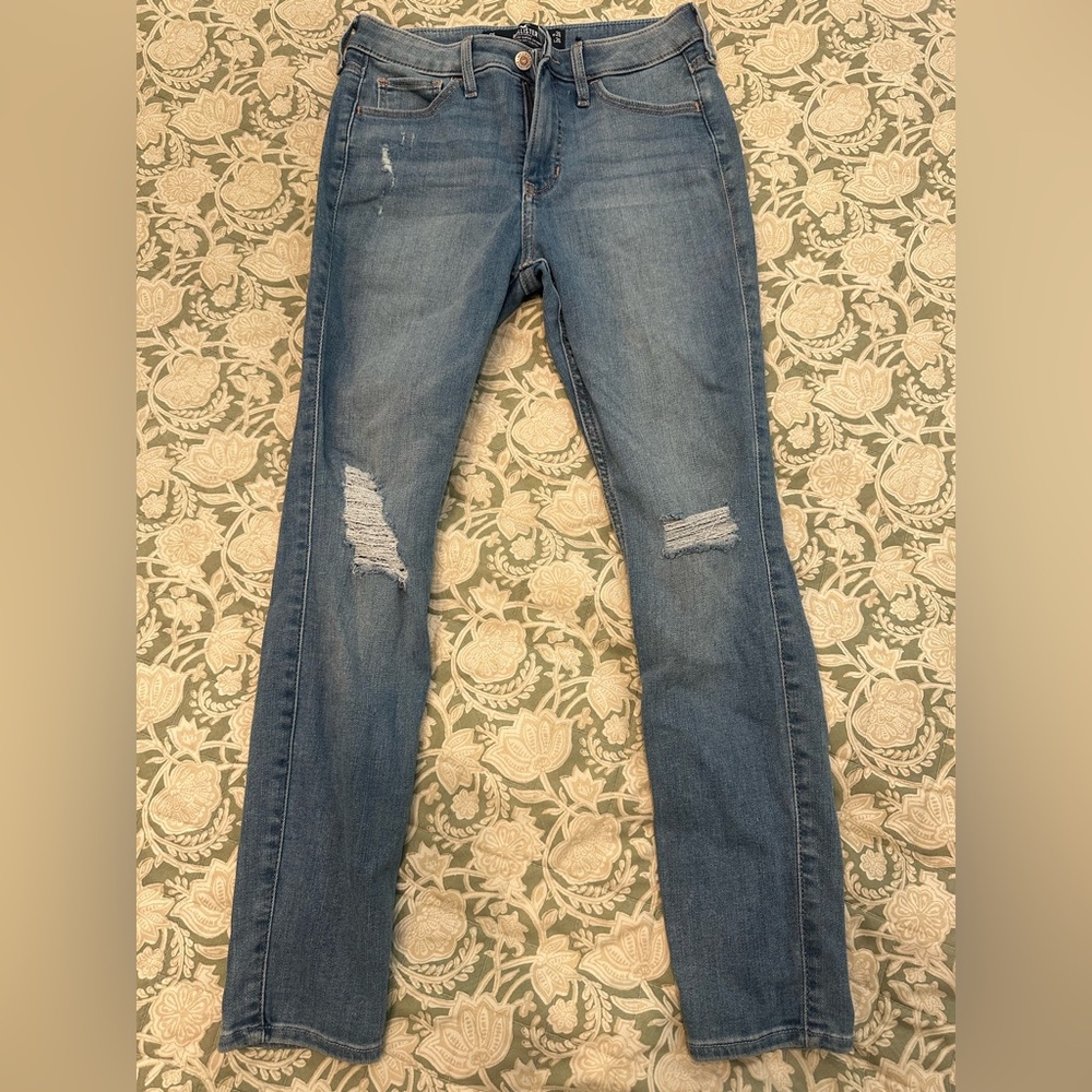 Hollister Women's Light Blue Distressed Skinny Jeans